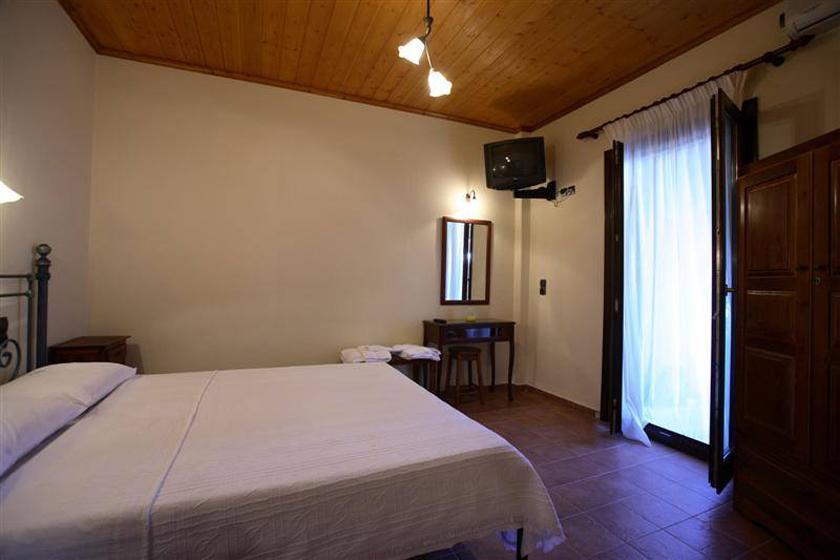 Mirsinia Apartments - Skopelos Лутраки Экстерьер фото