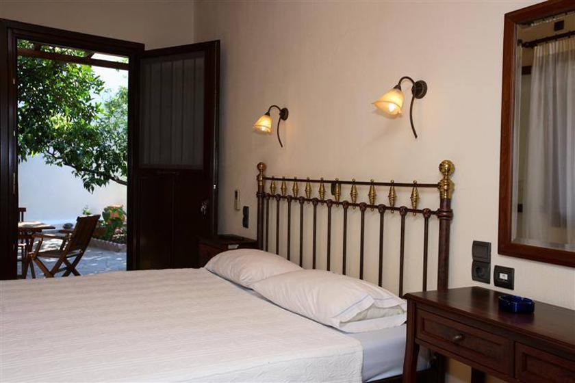 Mirsinia Apartments - Skopelos Лутраки Экстерьер фото