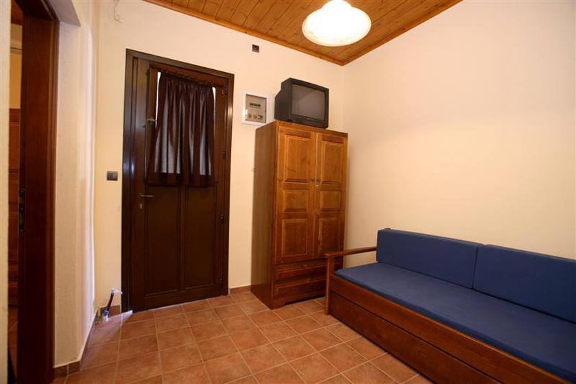 Mirsinia Apartments - Skopelos Лутраки Экстерьер фото
